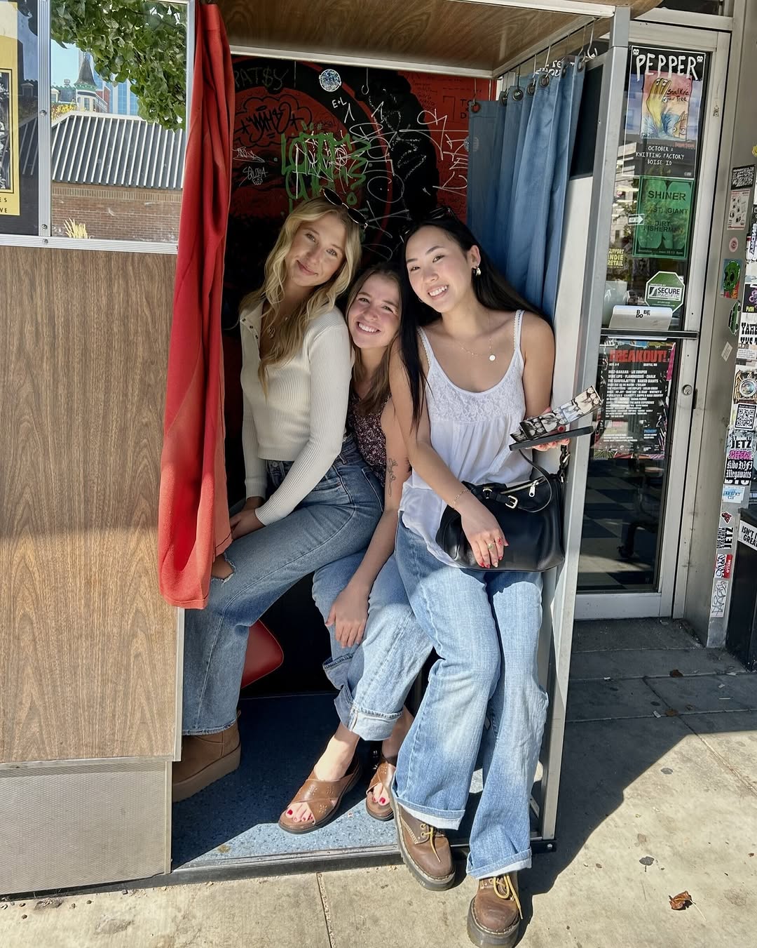 \u2728 Living young in the city just hits different at Uncommon Boise. With modern spaces, unbeatable amenities, and a community full of energy and connection \u2014 it's where young adults thrive, not just live. \ud83d\udcab Our prime downtown location puts you steps away from Boise's best coffee shops, nightlife, and local favorites, making it easy to balance work, school, and play.\n\nFrom rooftop views to study lounges, fitness centers, and resident events that bring everyone together \u2014 Uncommon isn't just a place to live, it's a lifestyle. \ud83d\udca5 Whether you're chasing your goals or just vibing with friends, this is where independence meets community.\n\n\ud83d\udccdLive bold. Live social. Live Uncommon.\n\n