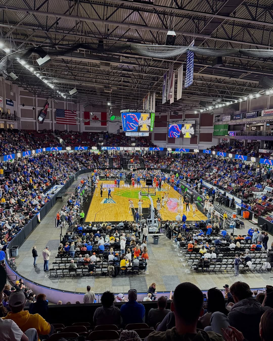 \ud83c\udfc0 Basketball season is here, and there's no better home-court advantage than living at Uncommon Boise. Just minutes from ExtraMile Arena, you can cheer on the Broncos, soak up the game-day energy, and be back home before the crowd even clears.\n\nAnd when you're not courtside? The Boise River Greenbelt is right nearby \u2014 perfect for morning runs, sunset walks, or clearing your head after a close game.\n\nUncommon Boise keeps you close to the action and connected to the calm. The best of both worlds, all season long. \ud83d\udc99\ud83e\udde1 