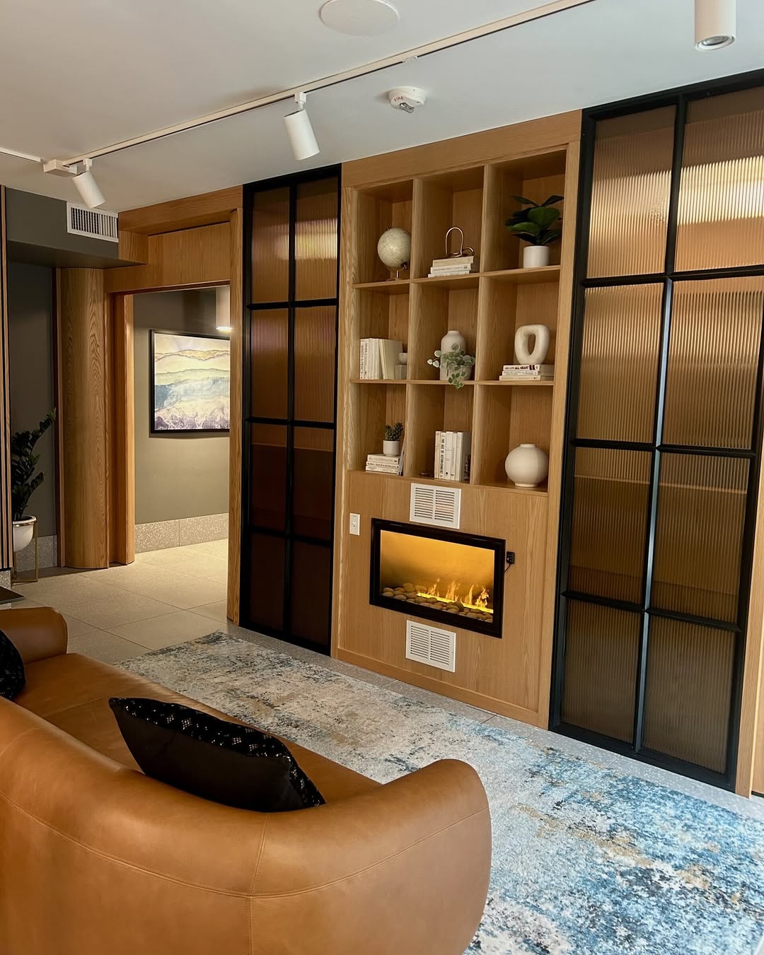 Hit the books without sacrificing comfort \ud83d\udcda\u2728\n\nAt Uncommon, our Study Hall is designed to make productivity feel\u2026 cozy. Soft lighting, comfy seating, and quiet corners make it the perfect spot to focus, sip your free coffee, and actually enjoy getting work done. Whether it's late-night cramming or morning reading, it's a space that turns studying from a chore into a vibe.\n\nCozy, calm, and totally made for your grind \ud83d\udc9b\n