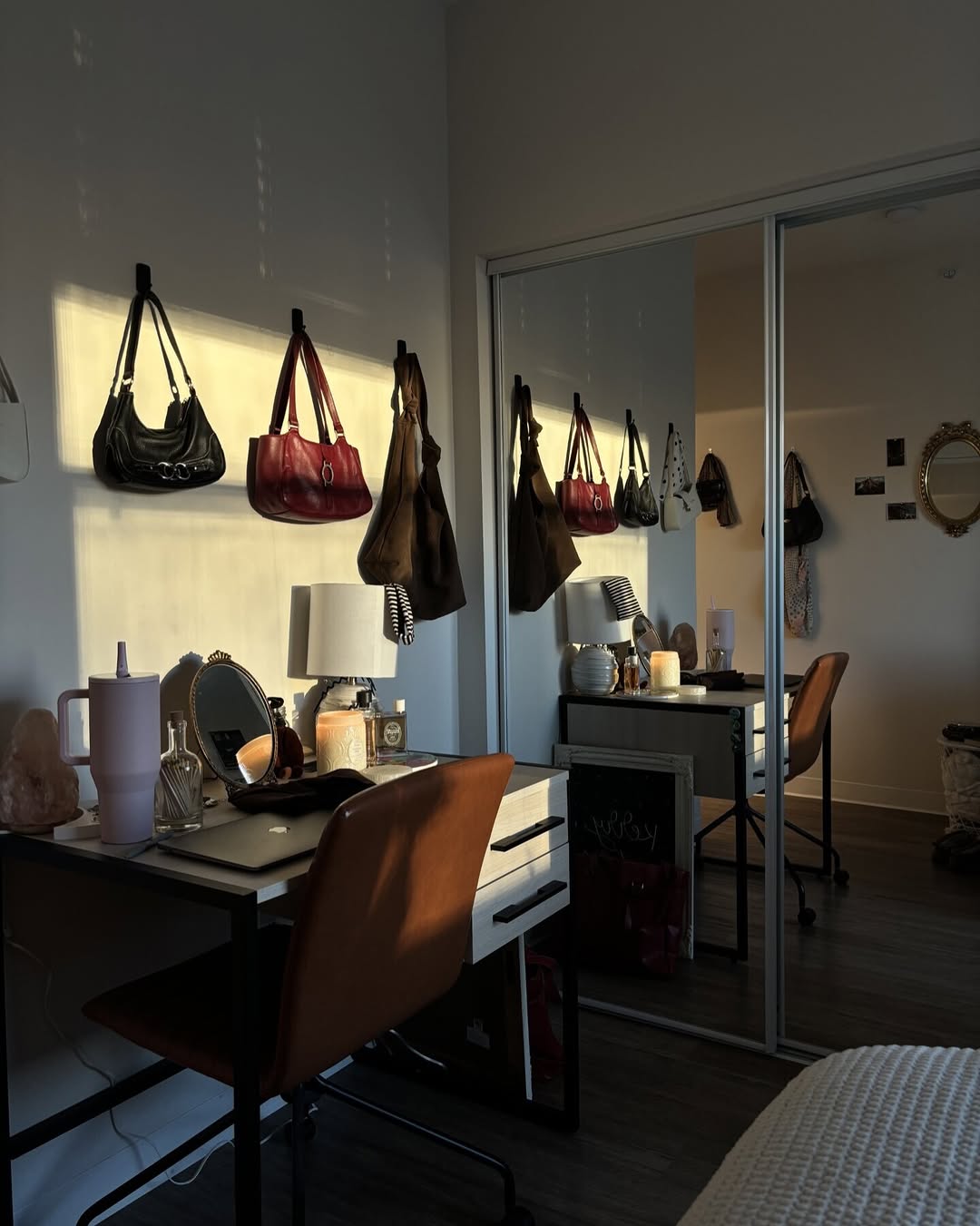 Your space, ready for you \ud83d\udecf\u2728\n\nAt Uncommon, our bedrooms come furnished with everything you need to get comfortable \u2014 a bed frame, mattress, mobile dresser, desk, and chair. But it doesn't take much to make it truly feel like home. A cozy blanket, a few favorite photos, and a little personality are all it takes to turn your space into your space.\n\nMove in, unpack, and make it yours \u2014 because home is where comfort meets you \ud83d\udc9b\n