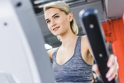 On-site fitness center and cafe for students