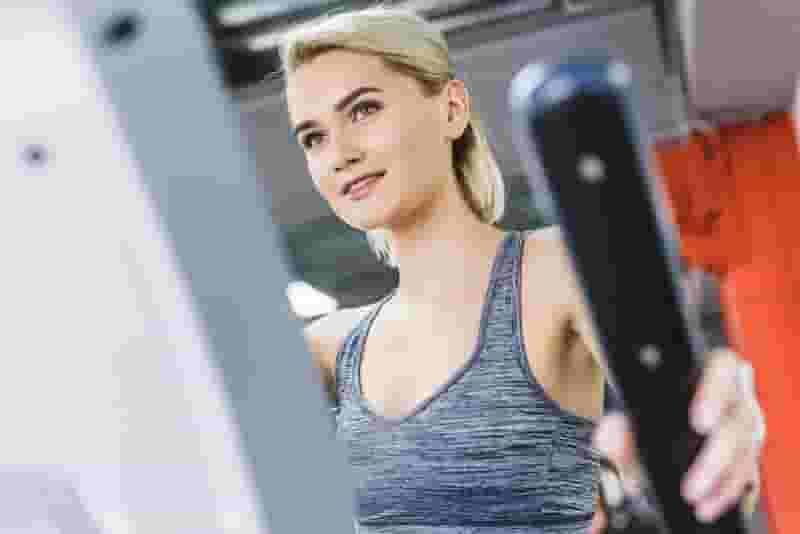 On-site fitness center and cafe for students